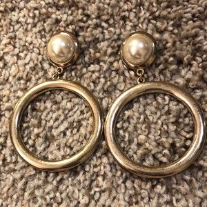 Elegant Gold and Pearl Drop Earrings. Fashion, costume jewelry